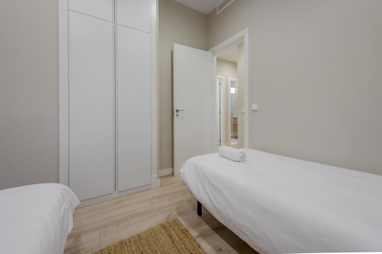 Acogedor Apt 3 Habitaciones Y Terraza En El Centro Madrid Eksteriør billede